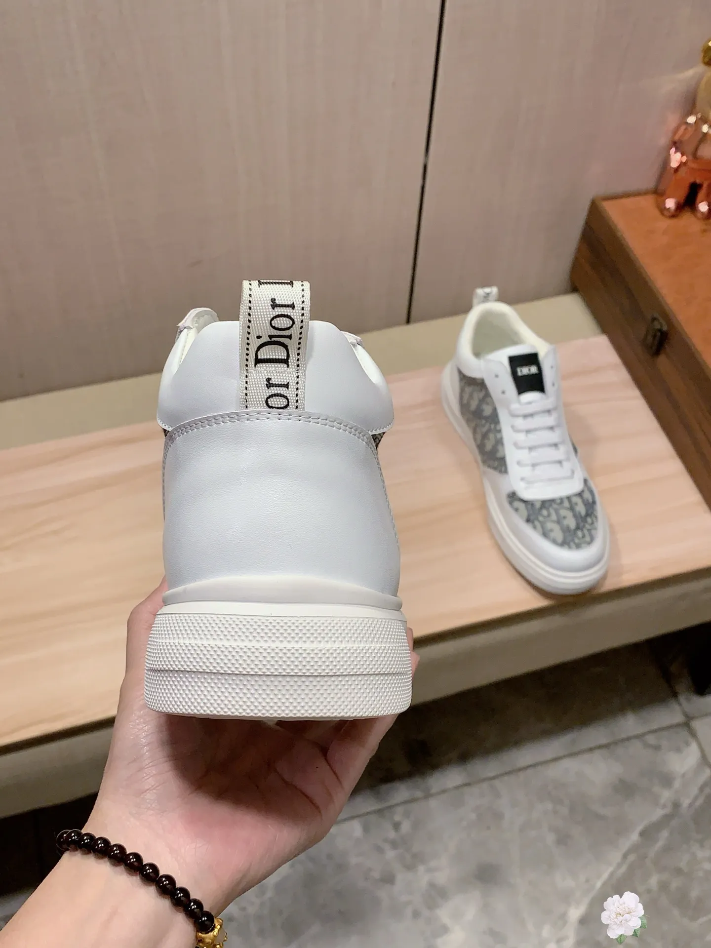 Men's Men's Shoes💰442💰💰🎩🎩[Lightning][Lightning] "Dior DIOR*" The latest and most popular casual shoes, top brand [seduce] luxury ~ purchasing agency, top ~ quality. [Strong] The upper is made of imported breathable cowhide with material ➕ breathable sheepskin feet (•) and fine workmanship. The original stylish and stylish soft rubber wear-resistant and non-slip outsole is light and comfortable on the feet. The real thing looks better when photographed in person. 111: code: 38-44, 3️⃣ colors selected